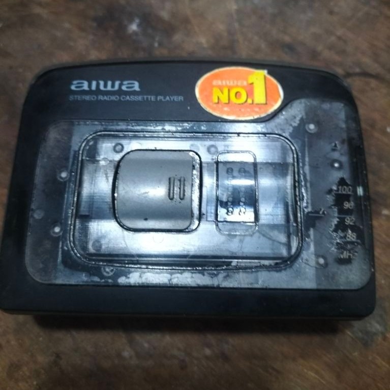 ​Walkman Aiwa Stereo Radio Cassette Player Jadul Vintage (Kondisi OFF)