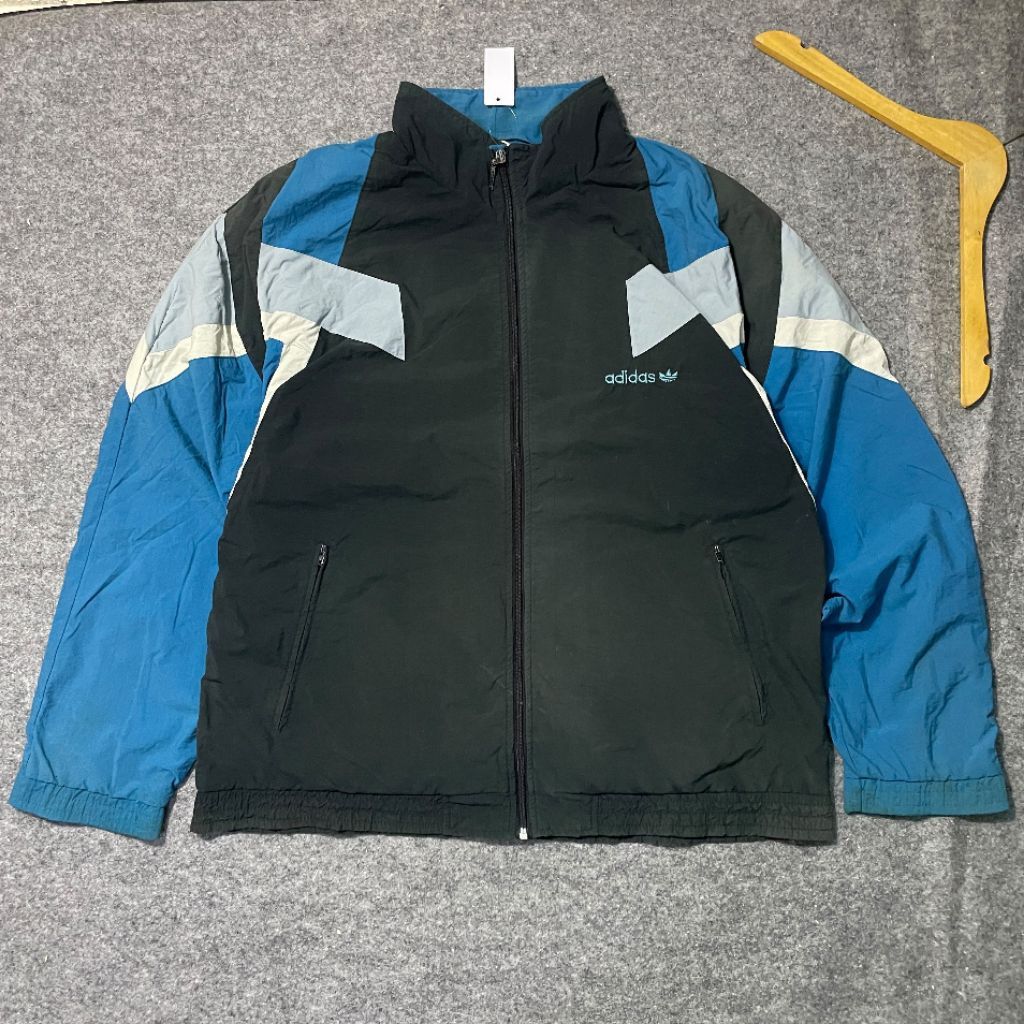 Winbreaker Adidas Vintage Original Titiktemukuu
