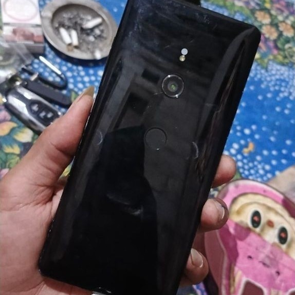 sony xz3 minus lcd