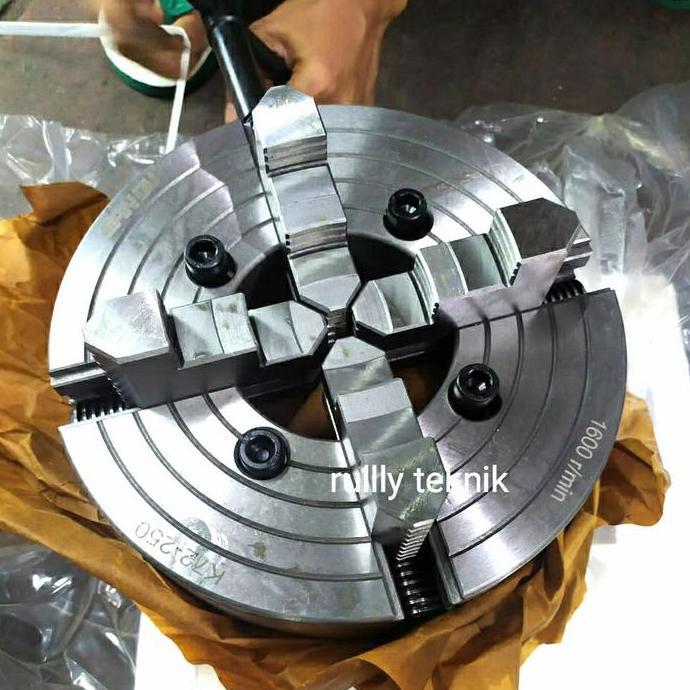 Claw Bubut 10" 4 Jaw Chuck Bubut 10" 4 Jaw Catok Kepala Bubut 1 Inch