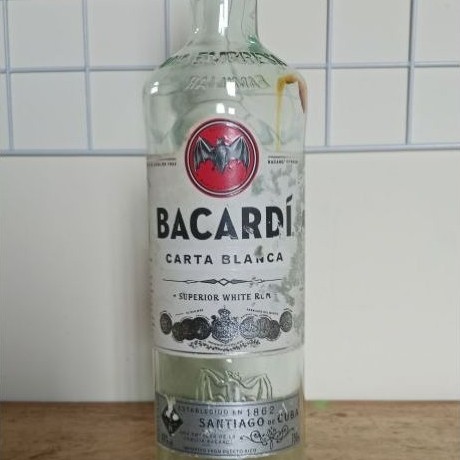 Botol kosong - Bekas bacard