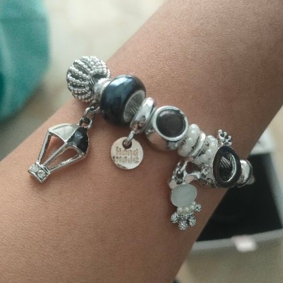 GELANG PANDORA CHARM LOGO