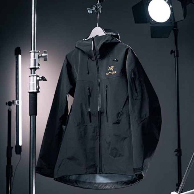 Arcteryx Alpha SV Hiking Jacket Goretex Black Gold