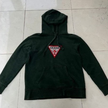HODIE GUESS SIZE S-M KONDISI MULUS BUTUH CUCI