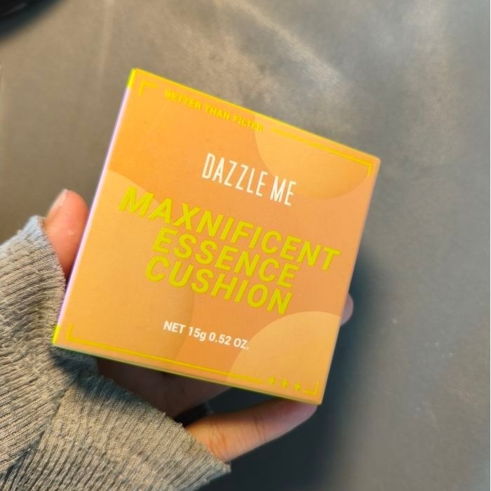 Dazzle me cushion shade n03