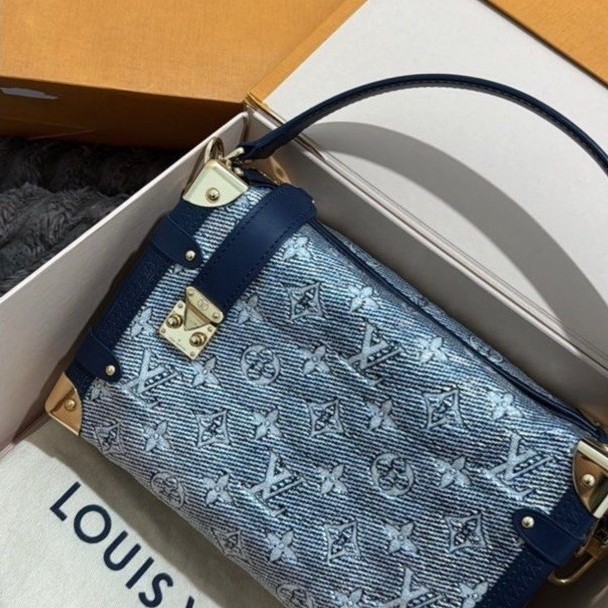 LV side trunk MM limited edition