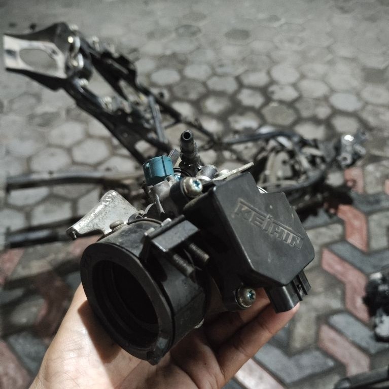 tb cbr 250r throttle body