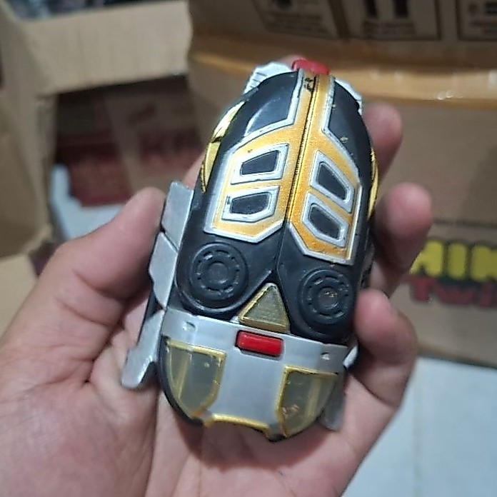 mainan DX Gourai Changer atau dikenal juga sebagai Thunder Morpher dari serial Ninpuu Sentai Hurrica
