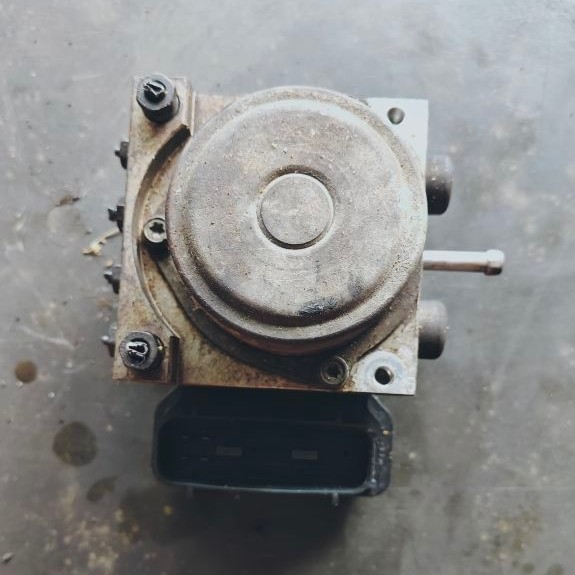 Modul ABS Nissan Grand Livina XV 1.5