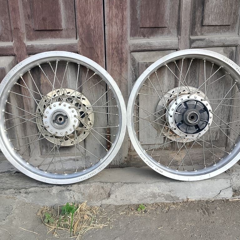 velg jari-jari satria 2 tak Rossi italy