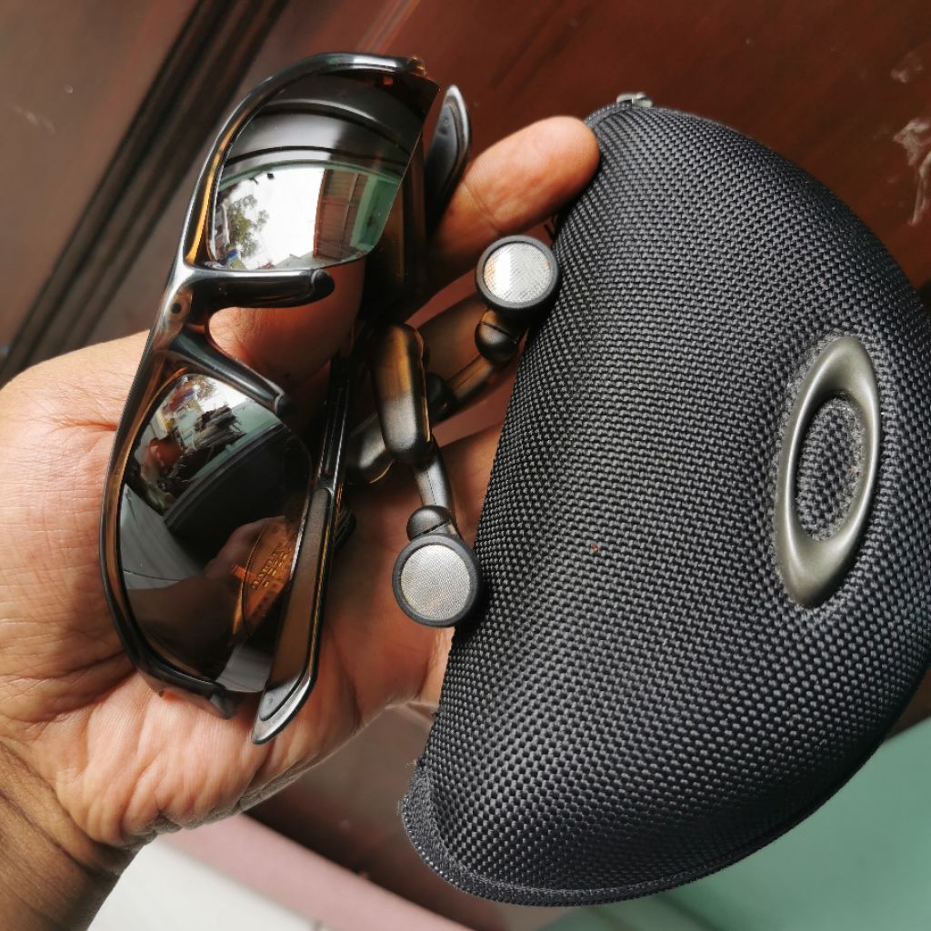 OAKLEY THUMP PRO 512MB MP3 BROWN SMOKE  AUTHENTIC