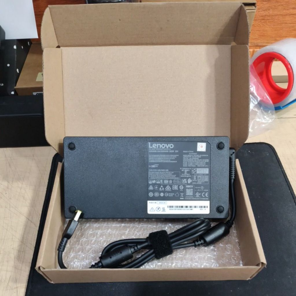 CHARGER LENOVO LEGION 300W 20V 15A ORIGINAL ADAPTOR SLIM TIP FOR LEGION 7
16ACH