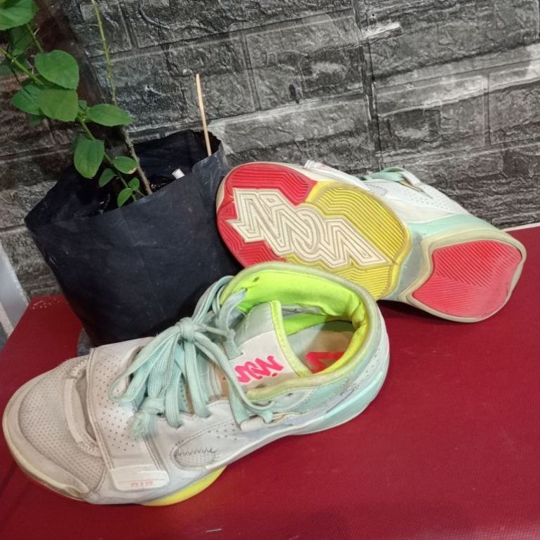 AiJord Zion 2 PF 'Barely Green' basketball sneakers