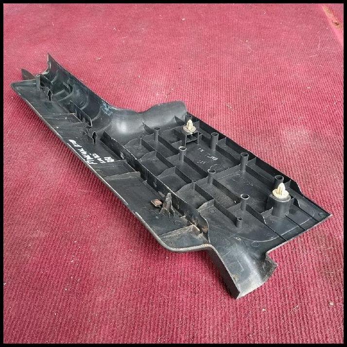 TERBARU SILPLATE SILL PLATE SCUFF PLATE PIJAKAN KAKI PINTU BELAKANG KANAN 67918-BZ010 ORIGINAL COPOT