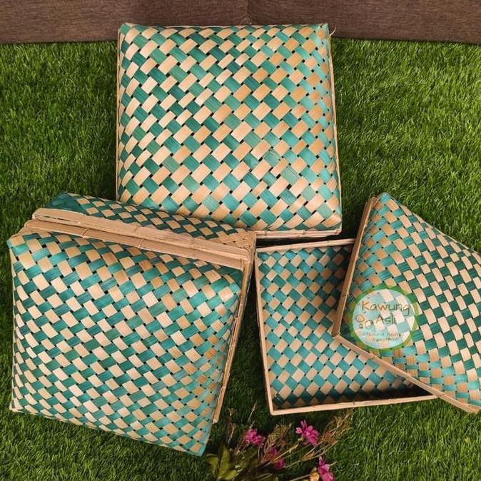 GROMOSIN76 - SOKASE BESEK KAKI ANYAMAN BAMBU ULIR HIJAU HAMPERS LEBARAN 30X30 CM