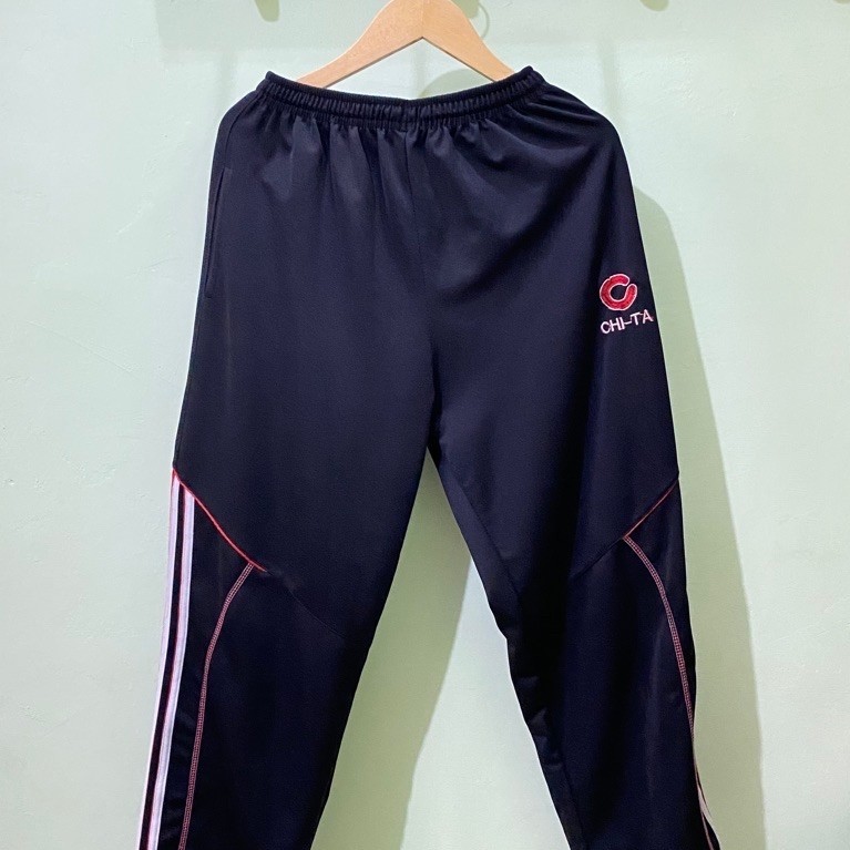 Preloved celana training