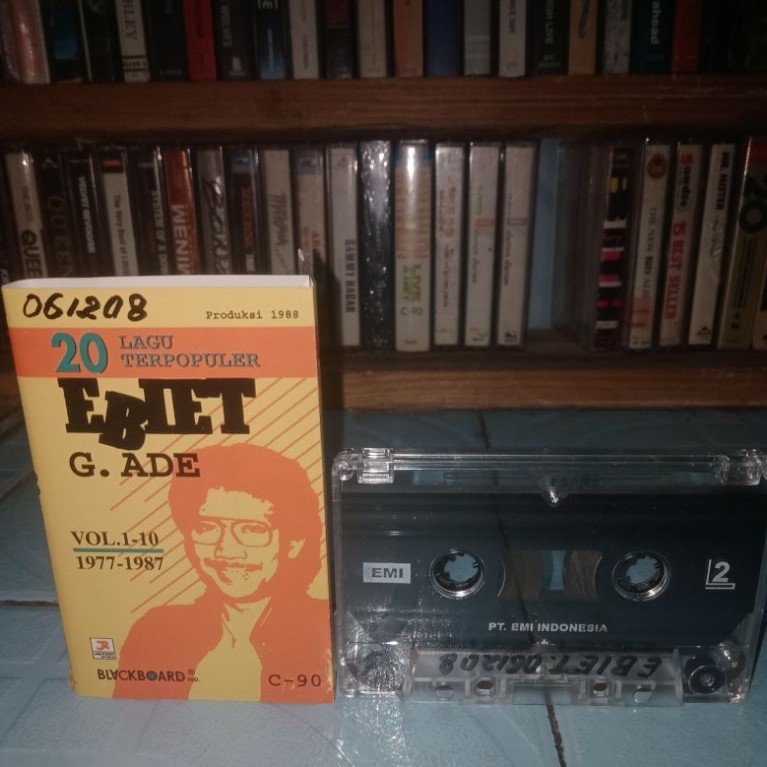 Kaset Pita Ebiet g Ade - 20 Lagu Terpopuler 1977-1987 rilis EMI