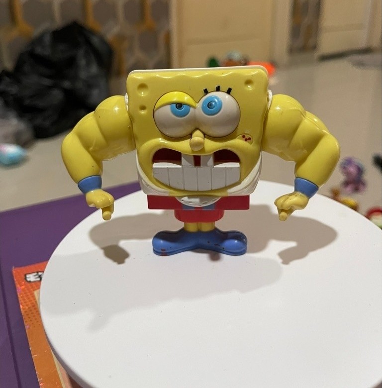 Mainan Figure Via Com 2008 Spongebob Otot Kekar — Mainan KFC Koleksi Langka Unik