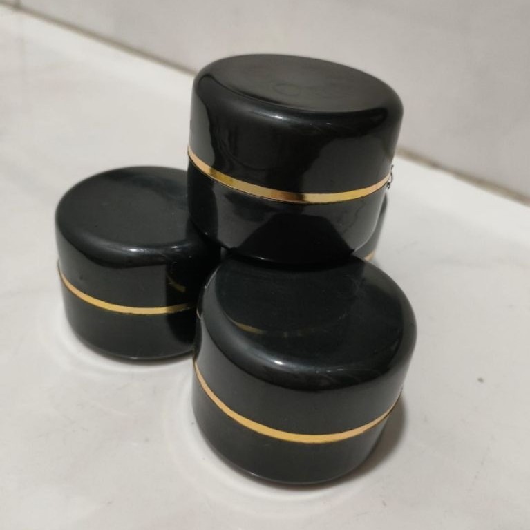 pot cream 12,5gr hitam list gold