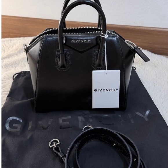 GIVENCHY Antigona Bag Black Small