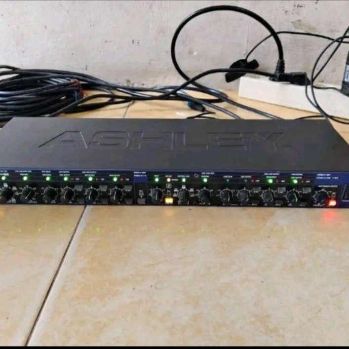 Crossover bekas Ashley cx3400