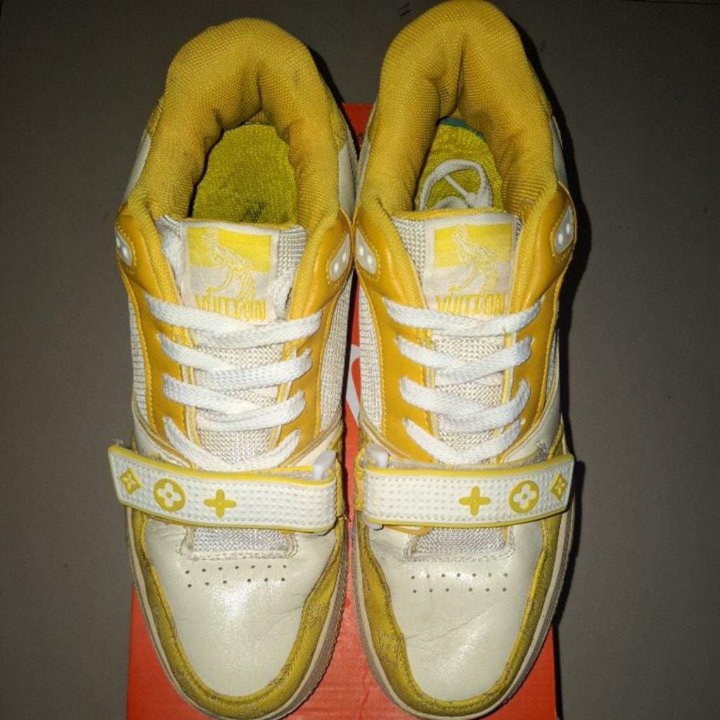 Sepatu LV Louis Vuitton Trainer Made In Italy