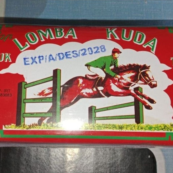 Bubuk teh lomba kuda, wangi dan pekat