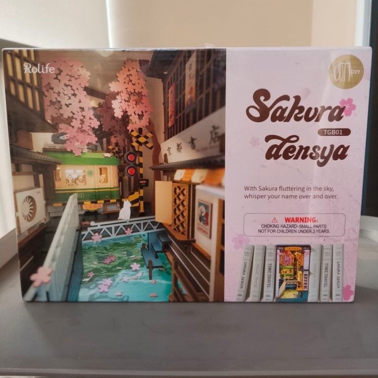 ROLIFE Book Nook Sakura Densya
