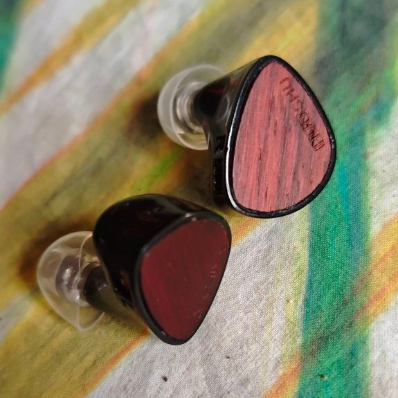 iem arisyn Huo Shu 3nd second like new