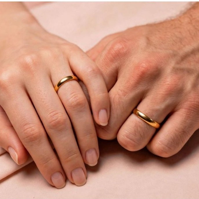 Cincin Titanium Pria Dan Wanita Cincin Polos Pria Wanita Anti Karat Cincin Emas Cincin Nikah