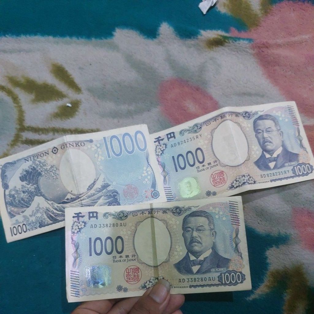 Mata uang jepang 1000 yen asli dari kaka di jepang