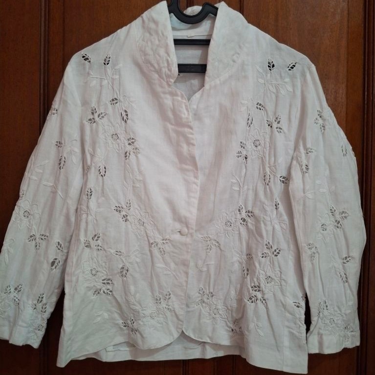 preloved blazer putih