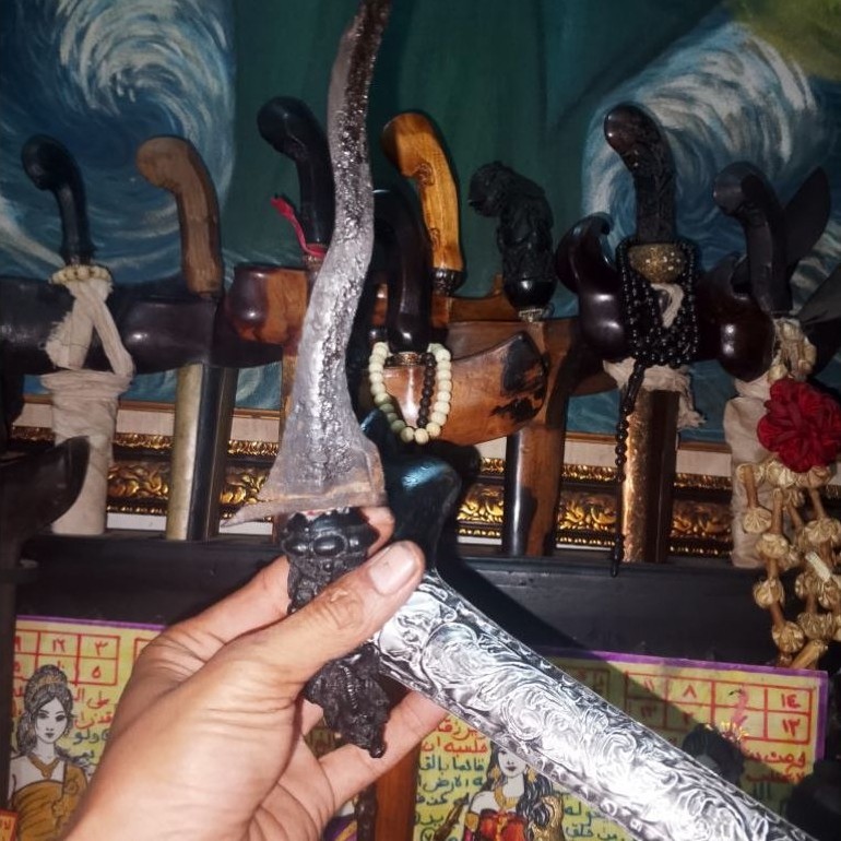 keris patrem jangkung sepuh wngit