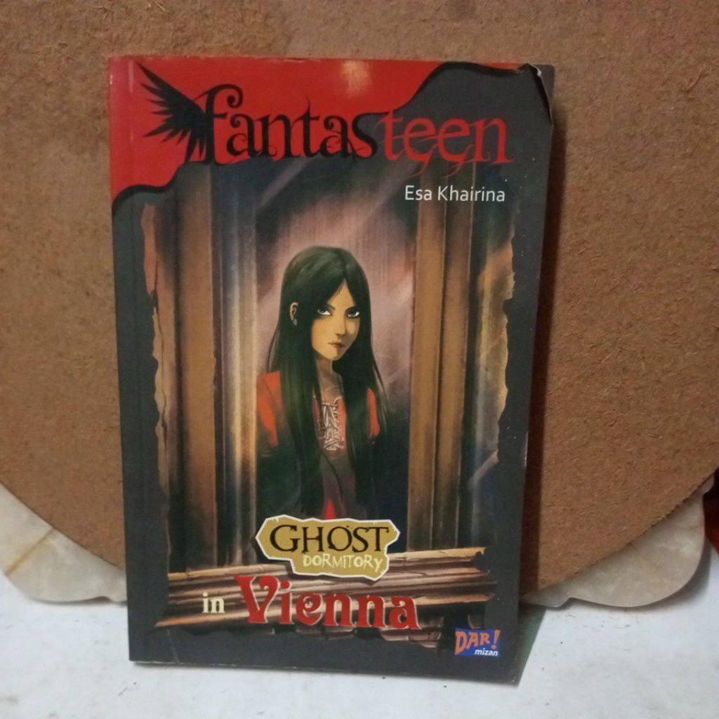 novel misteri , fantas teen ghost dormitory in vienna opeh esa khairina
