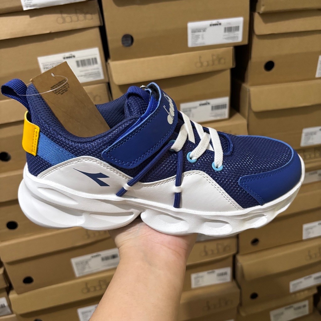 (size 35&36) SEPATU ANAK DIADORA PELLE JR - NAVY