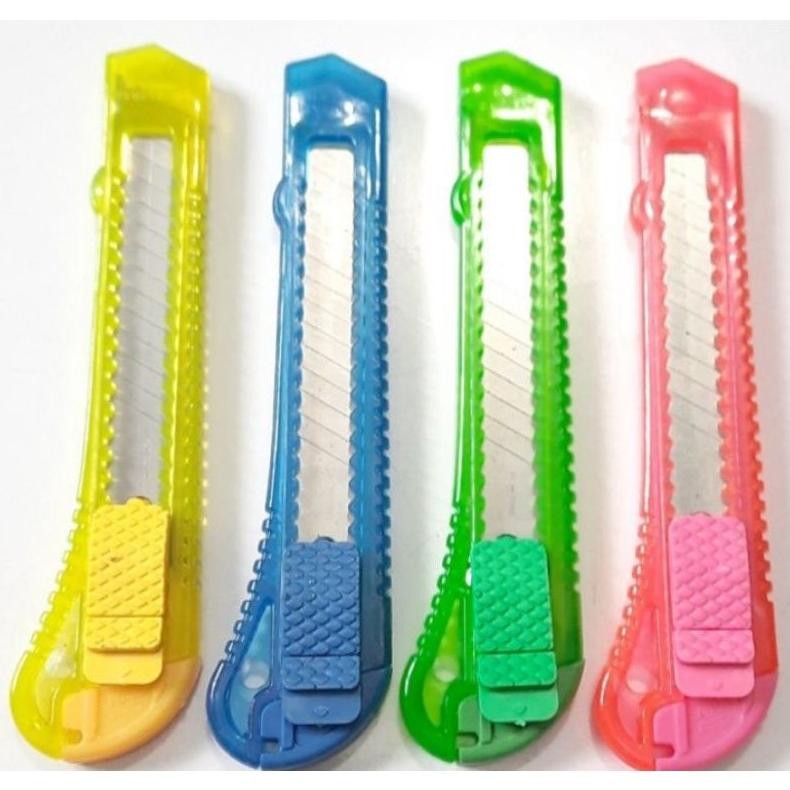 

Terlaris Pisau Cutter Besar Bening Isi 12 Pcs Terlaris