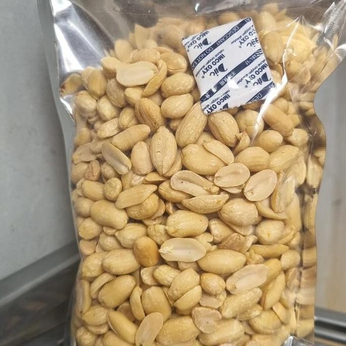 

Camilan Kacang Tanah Panggang Biji Besar Berat 1/2Kg - 1Kg Rasa Asin Gurih & Original Halal Kemasan 500 Gram Best Seller Item Food Snacks Allshop