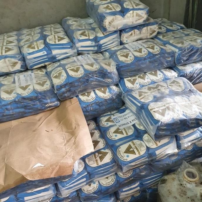 

Garam Beryodium Cap Pagoda Mas 200gr - 1 Bal isi 42 Pcs - Garem Meja