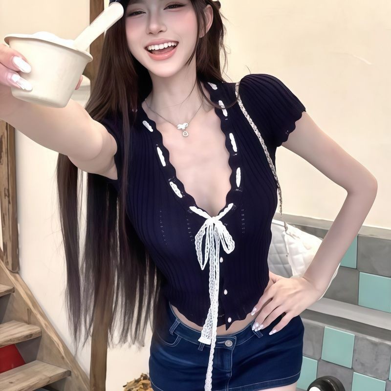 [Cream Winnie]Atasan V-neck rajutan berongga bertali seksi