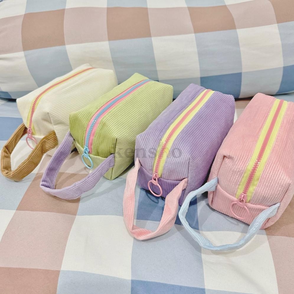 

Promo Kensho Kotak Pensil Sleting Motif Corduroy Handle Pastel / Pouch Makeup Aesthetic / Tas Aksesoris Wanita Lucu Import / Zipper / Plain Ic-98
