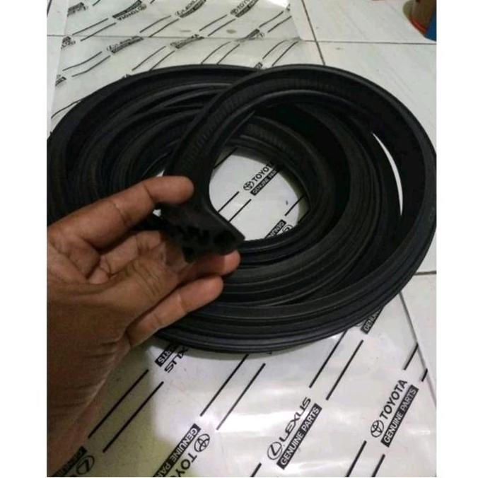 DB70>> KARET PINTU BAGASI KIJANG KAPSUL LGX LX KRISTA DLL//UNTUK SEMUA TAHUN MOBIL KIJANG