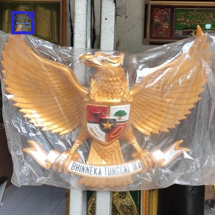 Patung Lambang Burung Garuda Fiber