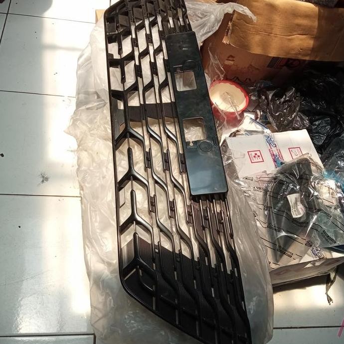 Grill Bemper Avanza Veloz 2016