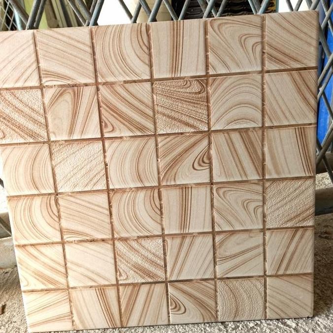 KERAMIK LANTAI TERAS 40X40 KASAR TIMBUL KOTAK- KERAMIK LANTAI GARASI