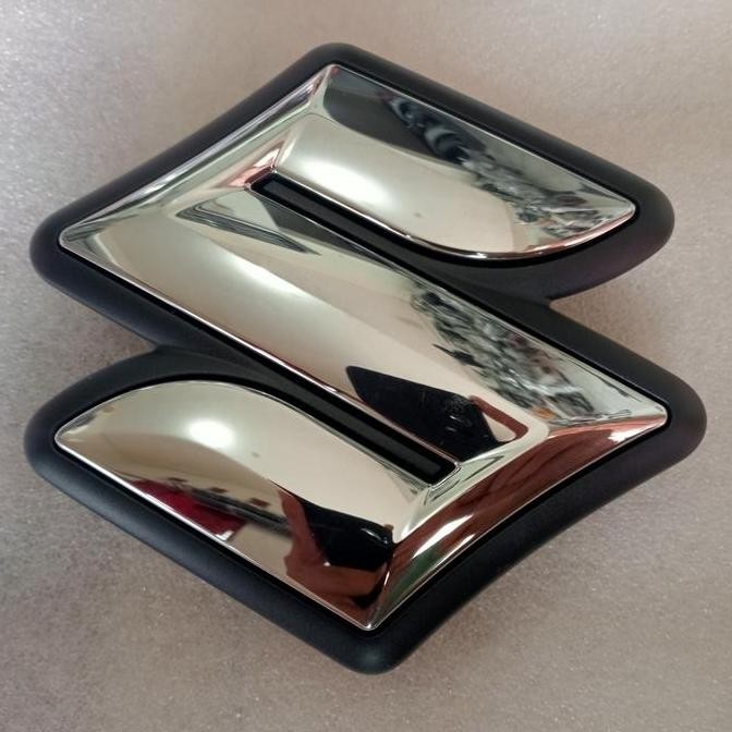 Emblem Logo Depan Suzuki Apv Arena Original Asli