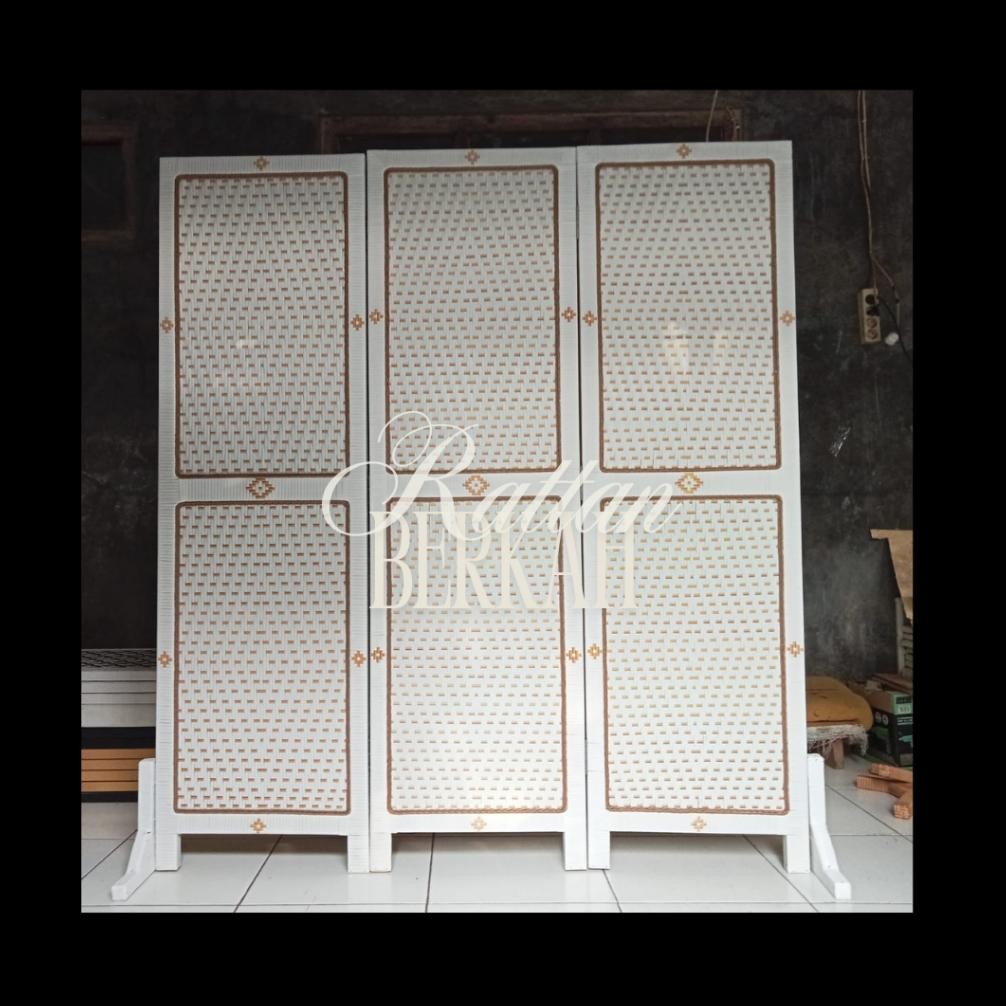 READY STOCK - Pembatas Ruangan NO. 11  Penyekat Partisi Ruangan Kantor Mushola FREE Kaki Penyanggah