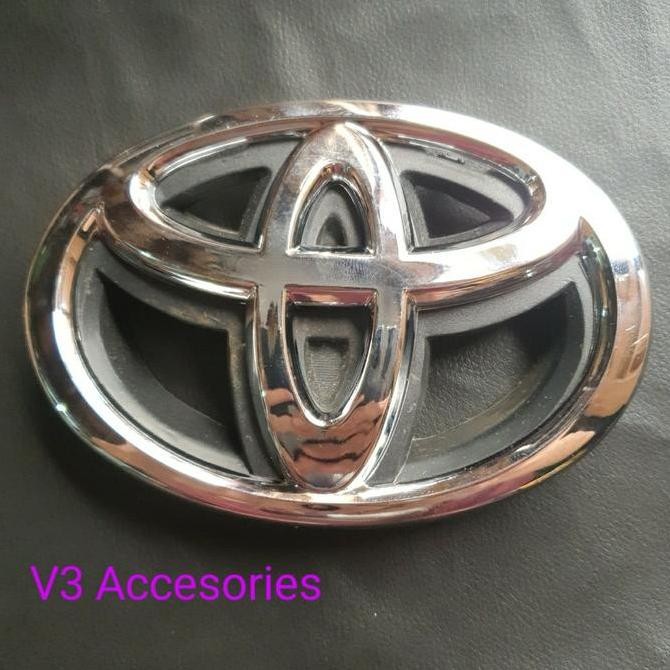Emblem Logo Grill Grand Innova 2012-2015 Ori
