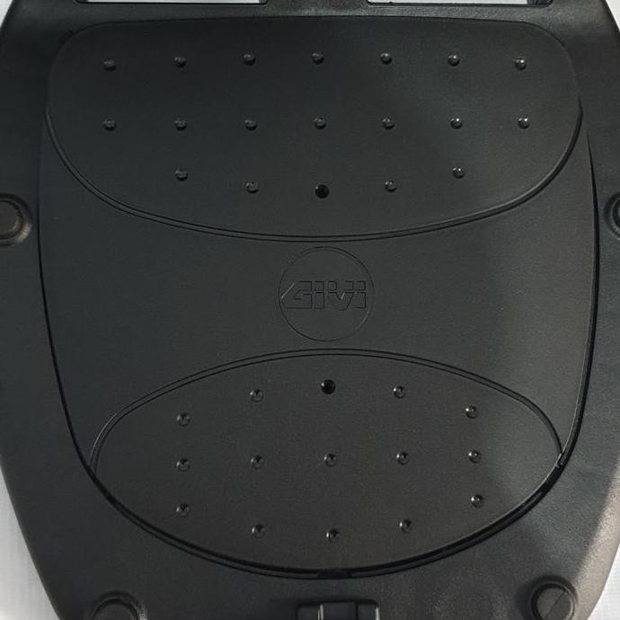 Paketan Box Givi E33 Dan Breket Box Vario 125 Vario 150