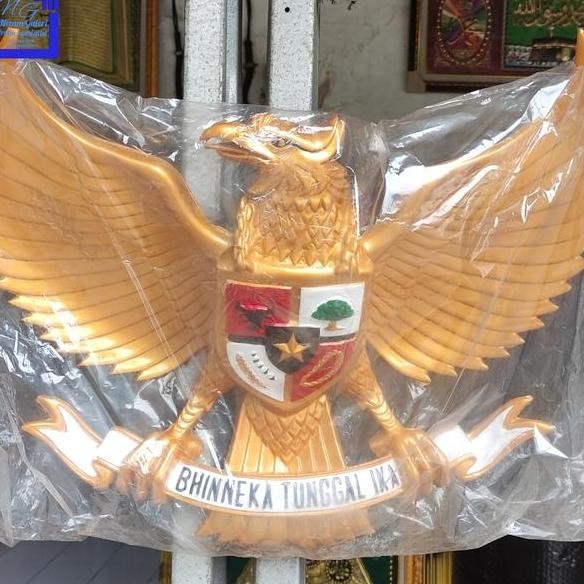 Patung Lambang Burung Garuda Fiber