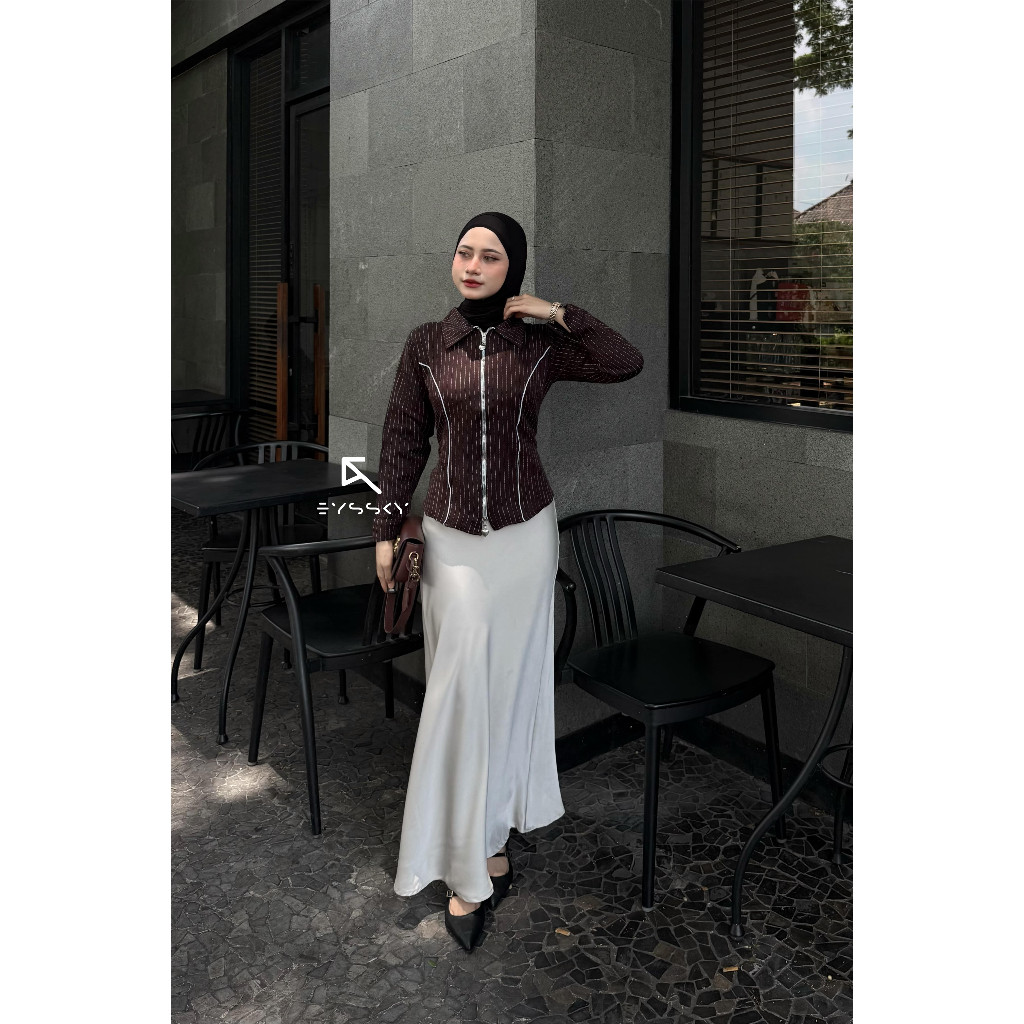 SERRULATA - Dyffa Zipper Shirt Stripe Fitted Korean Style Atasan Wanita